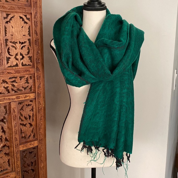 Wool Scarf Wrap Bed Cover Made in Nepal - Picture 2 of 14